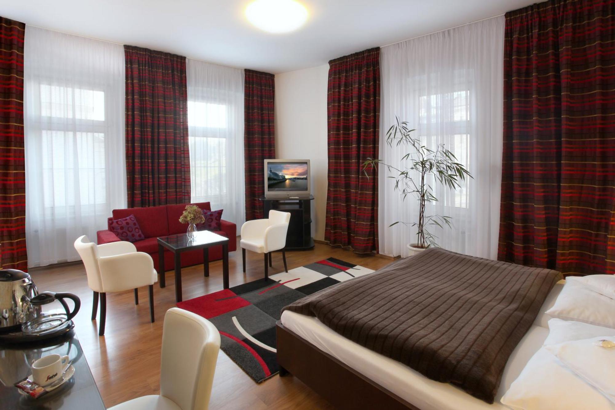Hotel Trinity Alamóc Kültér fotó
