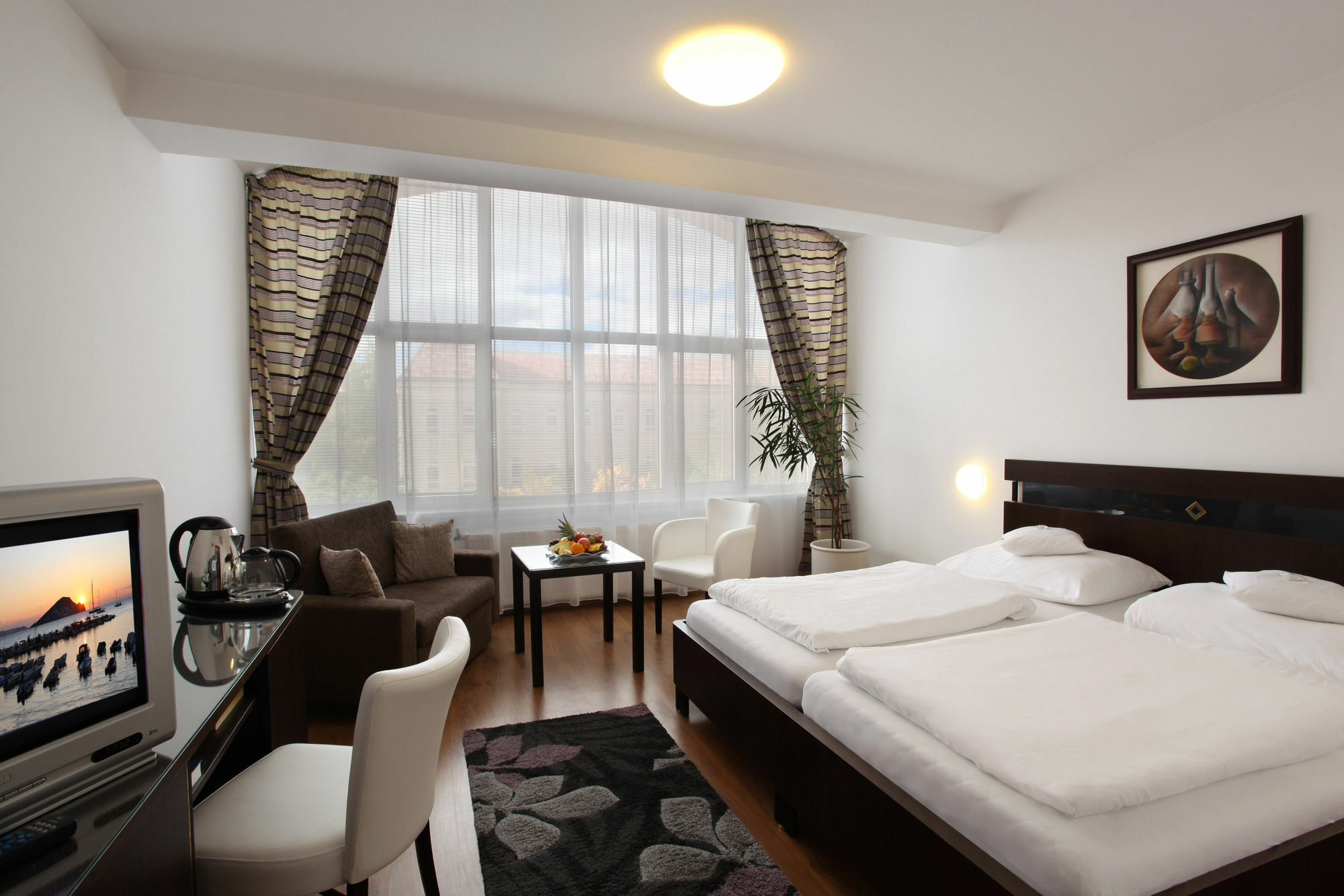Hotel Trinity Alamóc Kültér fotó