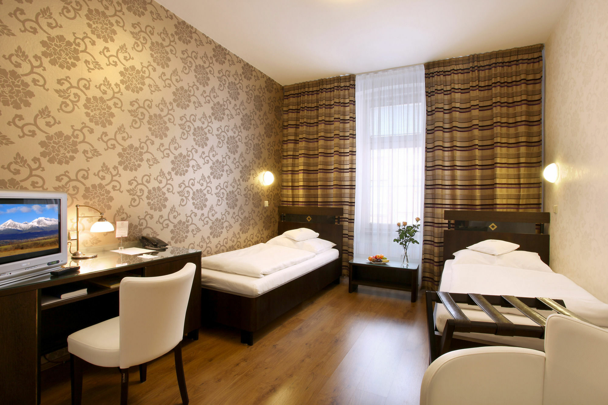Hotel Trinity Alamóc Kültér fotó