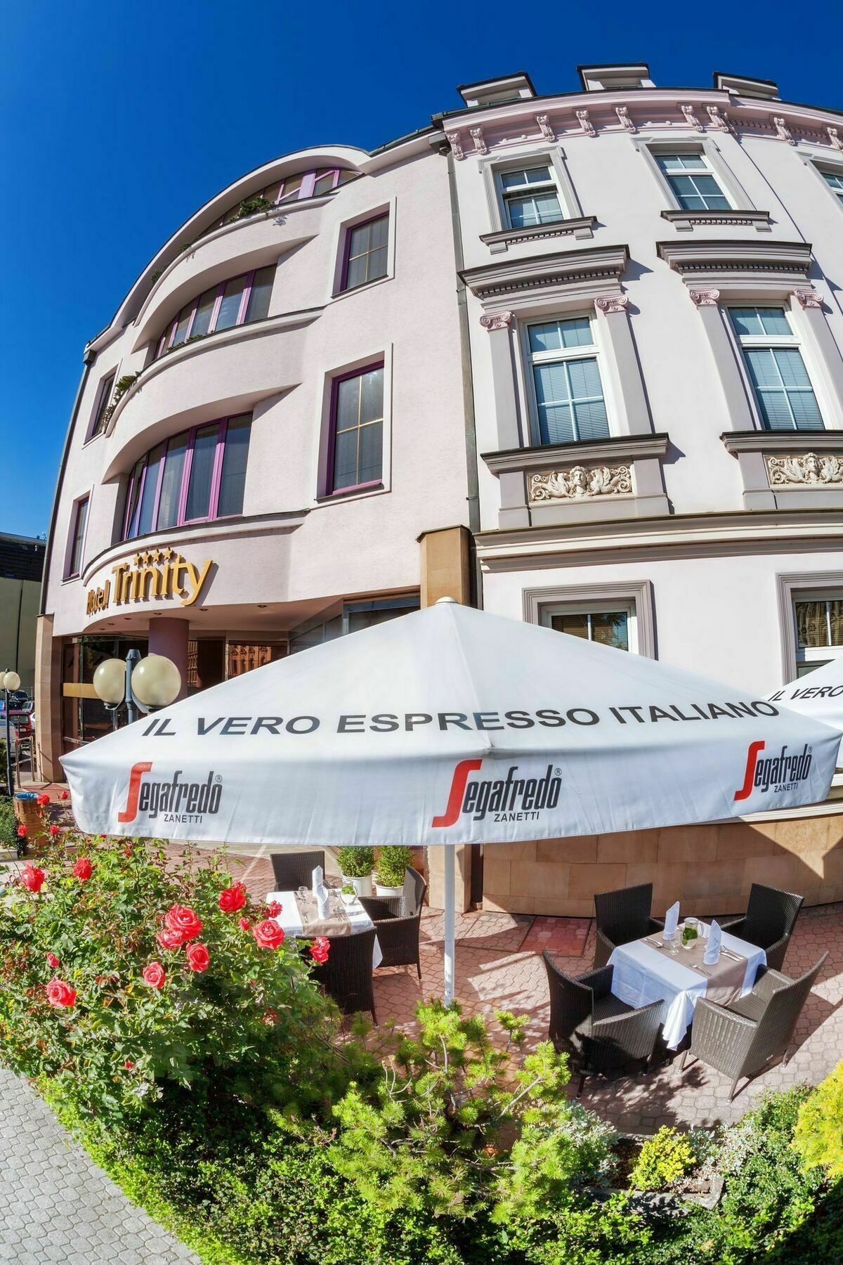 Hotel Trinity Alamóc Kültér fotó